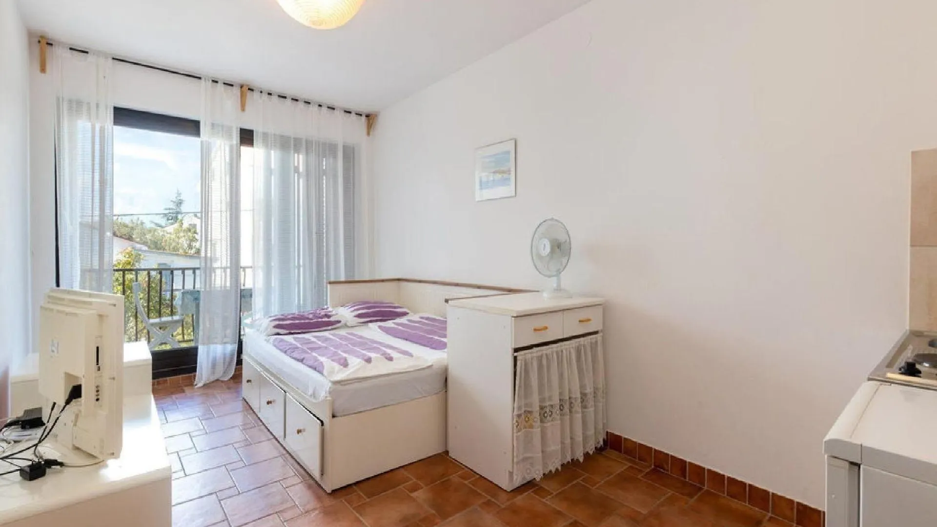 Apartments Ilija Njavro - Studio Apartment With Balcony Jadranovo